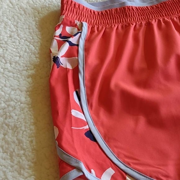 Tek Gear Workout Shorts – Orange – Floral Trim – XXL - Picture 4 of 11